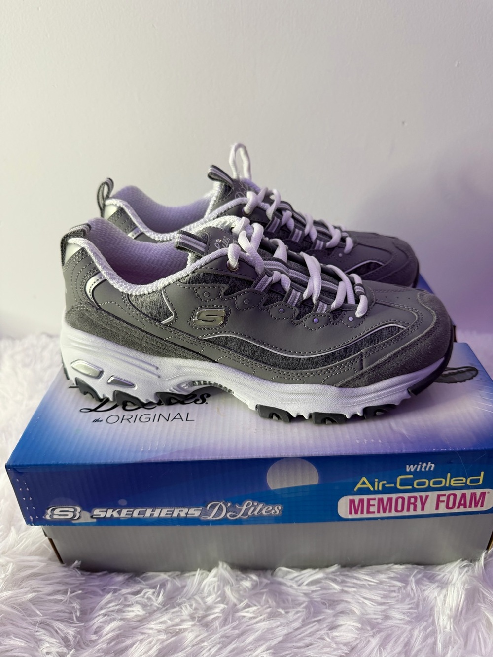 Skechers D'Lites Women's Gray and White Platform Sneakers